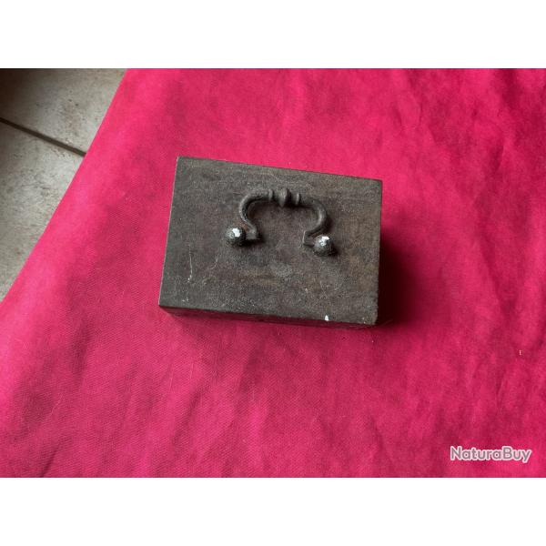 Petit coffre en ferraille pour petites armes ou autres, pas de prix de rserve