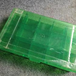 Boite de rangement piéces détachées transparente verte