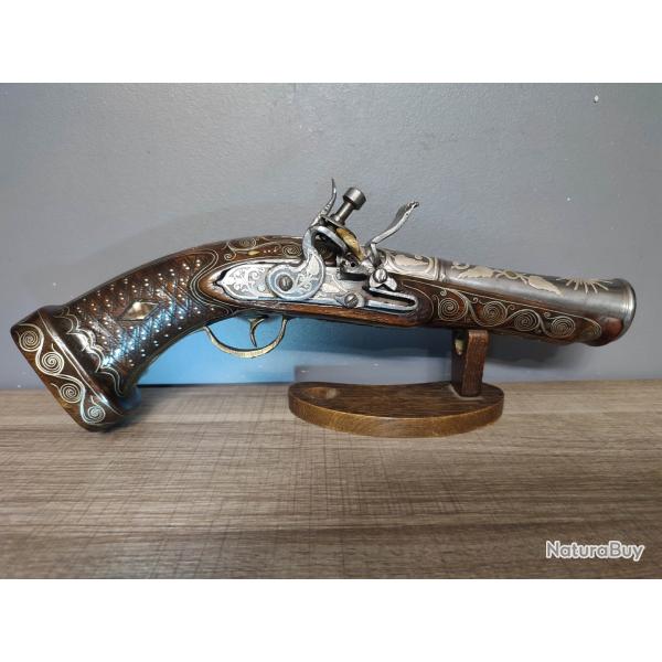 Magnifique pistolet tromblon  silex  l'oriental de luxe incrust de fils d'argent et nacre