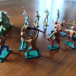 Starlux : trappeurs et indiens