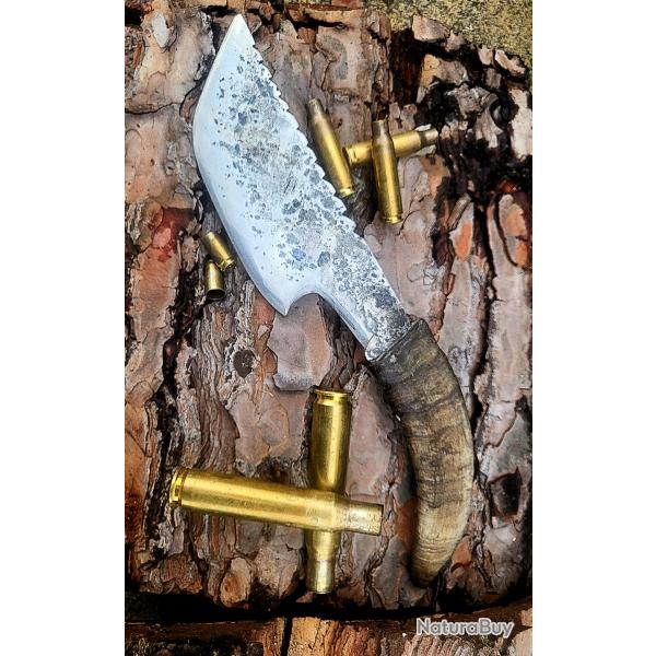 Couteau forg manche en corne type "traqu"