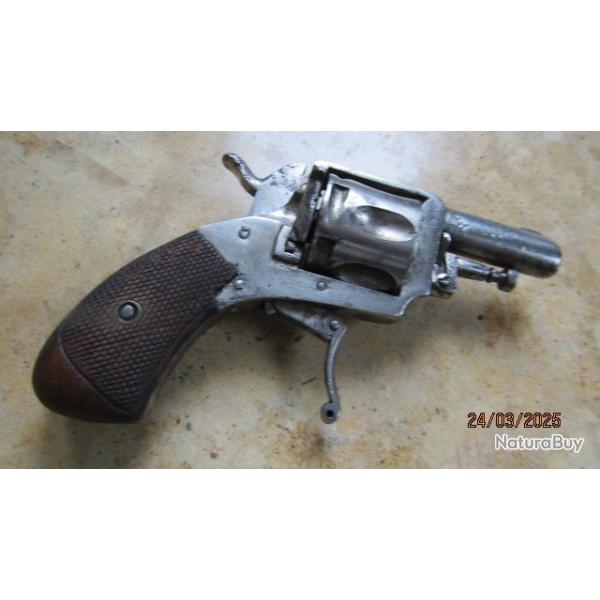 revolver cal 320 Nickel percussion ferme ressorts ok excellent fonctionnement Belge