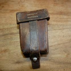 Cartouchière de Mauser cuir fauve (une seule pochette, modif ancienne?)