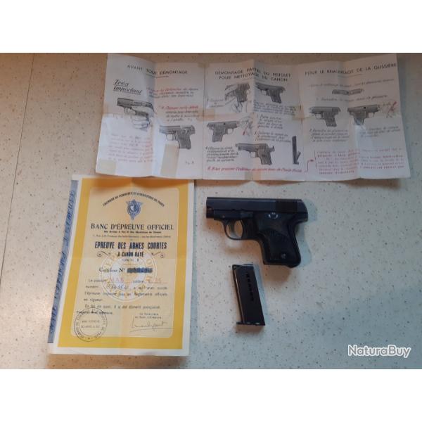 pistolet MAB modle A en trs bon tat avec chargeur 10 coups  calibre 6,35  .avec notice