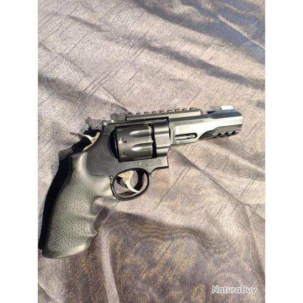 SMITH ET WESSON TRR8