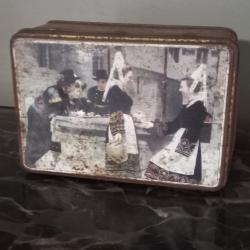 ancienne  boite métal bretonne locronan 1920