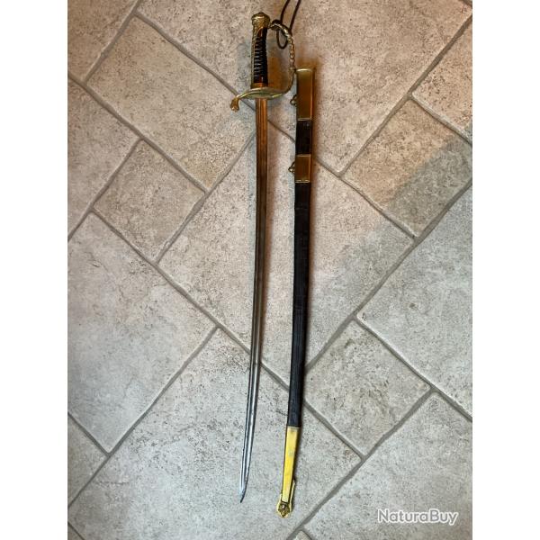 France Sabre d'officier de marine, poigne en corne, garde  une branche, lame  courbe  deux pans