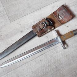 909858 Baïonnette Suisse Modèle 1918 + gousset en cuir. Pour fusil Schmidt-Rubin modèle K 31 ou k11
