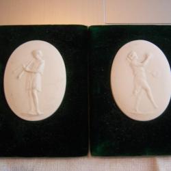 2 biscuit sevrés Médaillon Musicienne Manufacture de Sèvres  x
