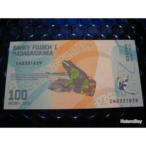Madagascar   billet de 100 ariary (proche du neuf) grenouille