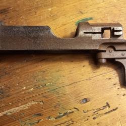 (514) Boitier nu de culasse de Mauser daté 1916, et son dispositif de gâchette encore fonctionnel.