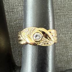 Petite bague en or massif 18 carats - joli diamant- taille 48