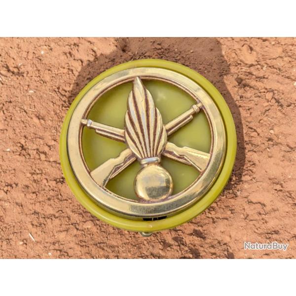 Insigne militaire Infanterie franaise grenade  sept flammes & fusils croises