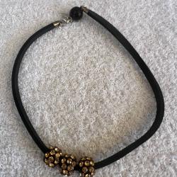 Collier cuir noir cristaluna avec 3 pendentif sphère en cristal acrylique noir swarovski