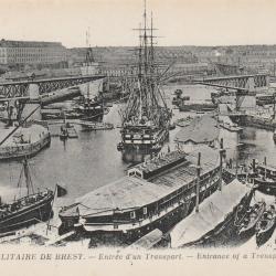 CPA - PORT MILITAIRE DE BREST-Entree dun Transport N° 017