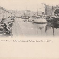 CPA -Port Militaire De Brest Batterie Flottante Et Croiseurs Cuirasses -Cuirasse N°079