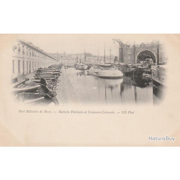 CPA -Port Militaire De Brest Batterie Flottante Et Croiseurs Cuirasses -Cuirasse N079
