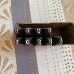 Jeu de chiffres à frapper Hauteur 4 mm
