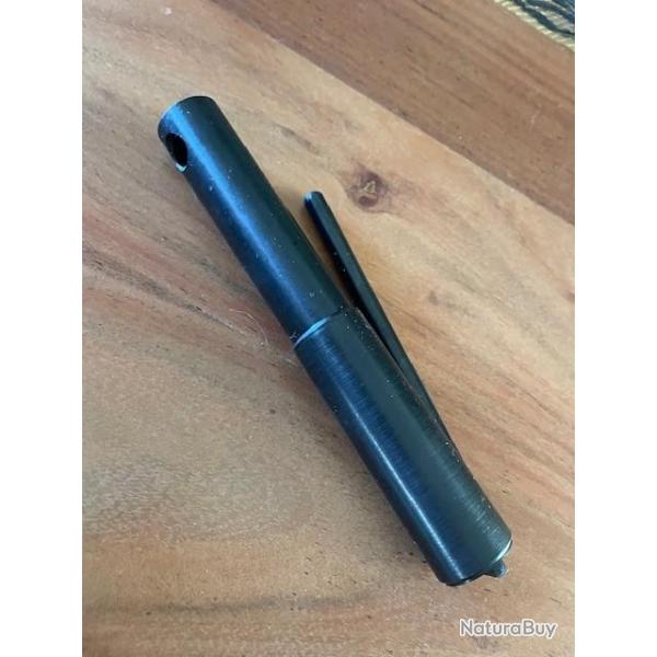 Outil spcial pour changer les adaptateur de silencieux