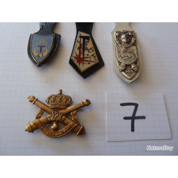 lot d'insignes militaire n7