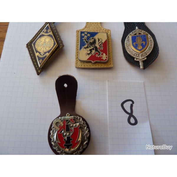 lot d'insignes militaire n8
