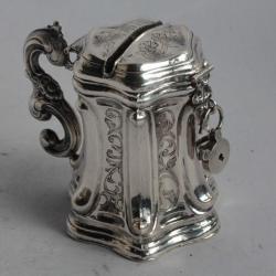 Boîte de charité en argent Chope Charity box