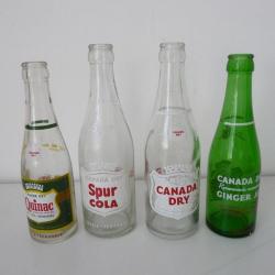 Quatre bouteilles 1950 CANADA DRY