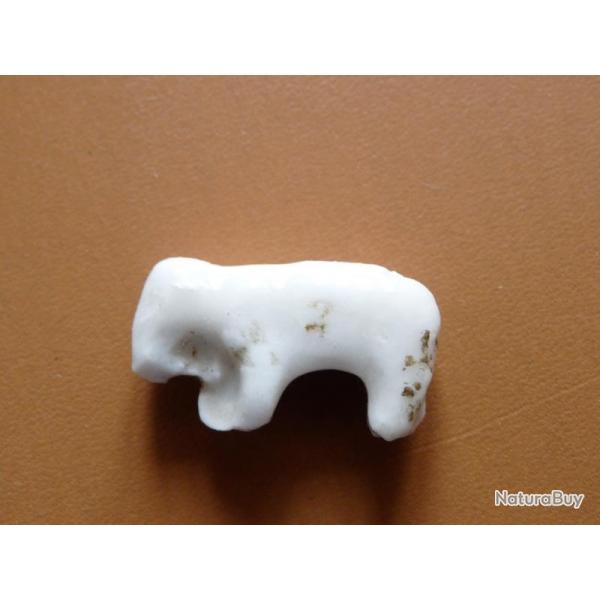 Ancienne fve en porcelaine