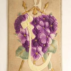 CPA illustrée Fleur décor Violettes feutrine et broderie Carte Postale