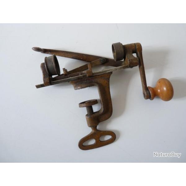 Ancienne sertisseuse  cartouches Chasse