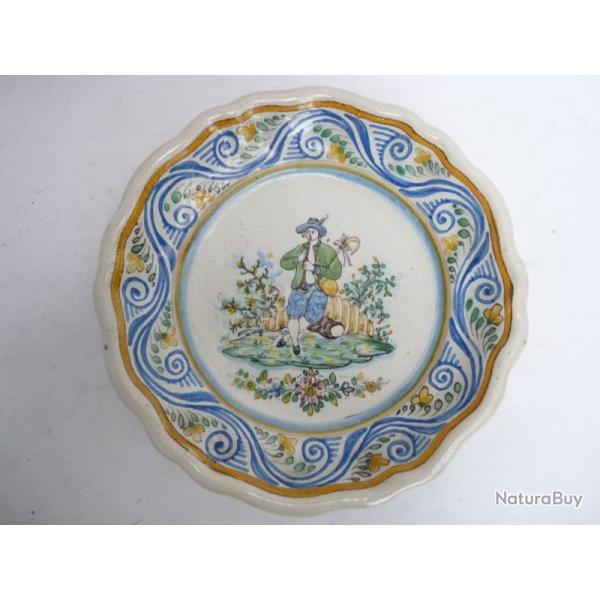 Assiette creuse cramique signe FK et TS Musique Flte