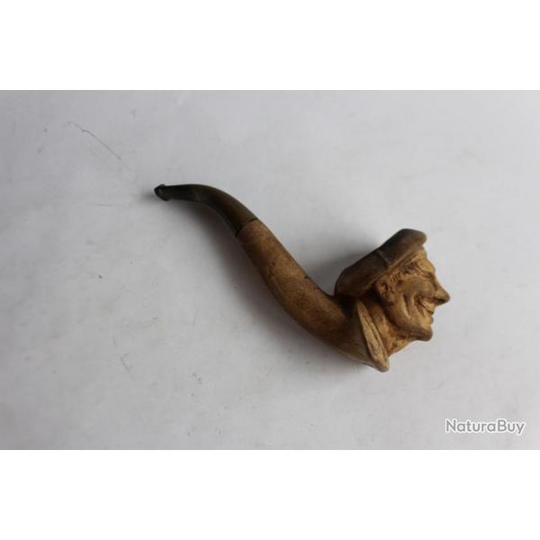 Pipe ancienne en terre cuite