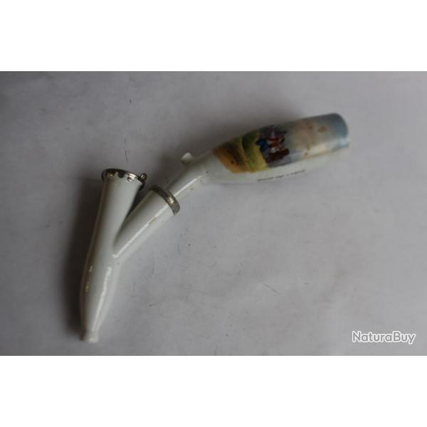 Ancienne pipe en porcelaine