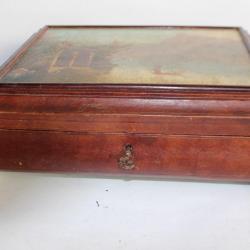 Coffret a jeux musical Samuel Troll Art populaire Suisse boite a musique