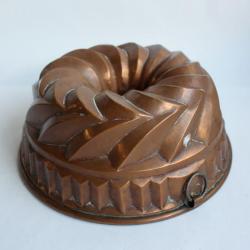 Grand moule a gâteaux pâtisserie cuisine Art populaire