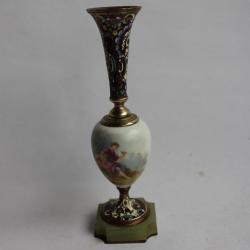 Vase émaux de Limoges et porcelaine peinte Napoléon III