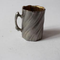 Petit verre a liqueur porcelaine