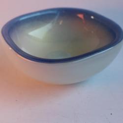 Coupe/cendrier Murano bleu/blanc et poudre d'or