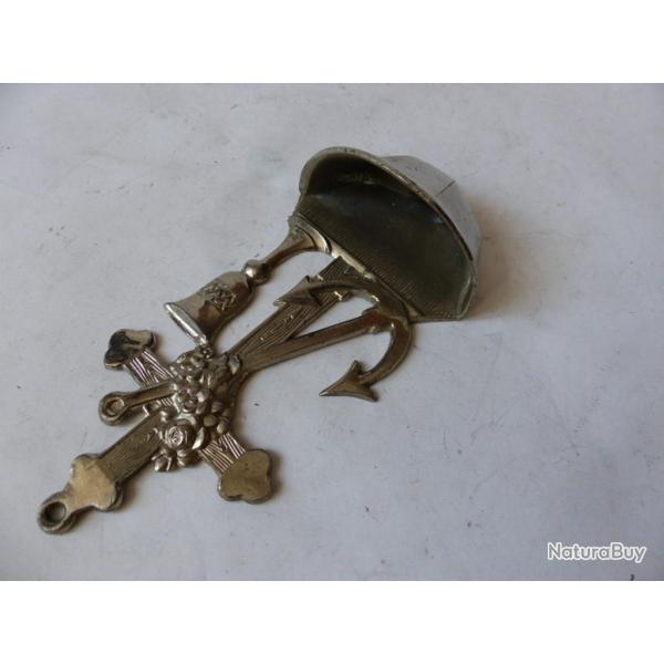 Ancien Bnitier mtal nickel objets de culte religion