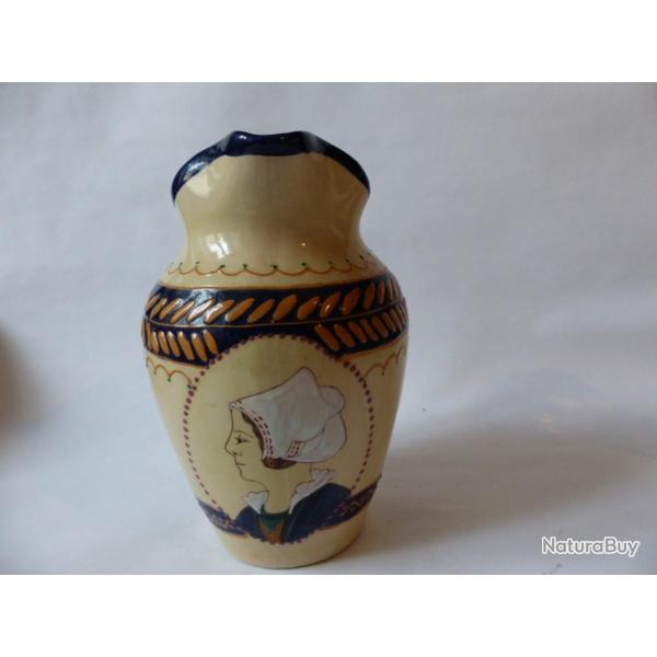 Pichet Faence de Quimper Bigoudne HB 295