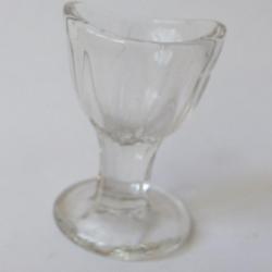 Ancien rince oeil - oeillère optique médecine