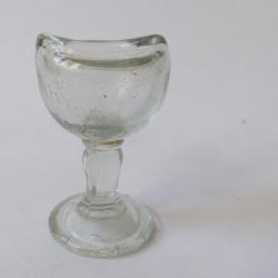 Ancien rince oeil - oeillère optique médecine