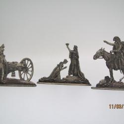 trois plats d'étain Empire Tallandier jouets