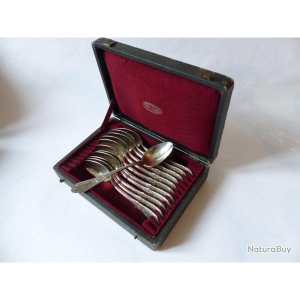 Douze cuillres a dessert mtal argent Art de la table