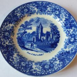 Assiette en faïence de Nyon Porte St Paul à Bâle Art de la table
