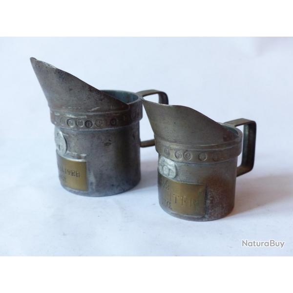 Deux anciennes mesures 1/2 et 1 deciliter Art populaire