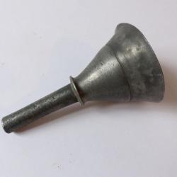 Ancien entonnoir étain