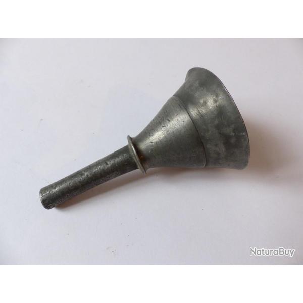 Ancien entonnoir tain