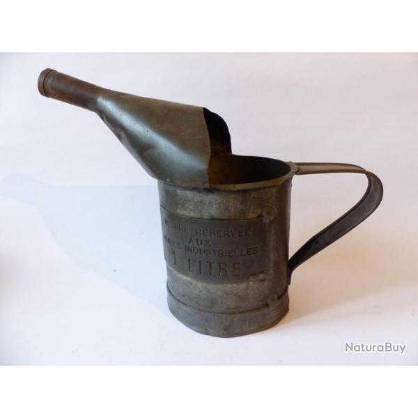 Verseuse mesure  pour huile mcanique automobile