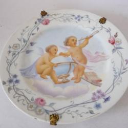 Assiette porcelaine decor d'angelots